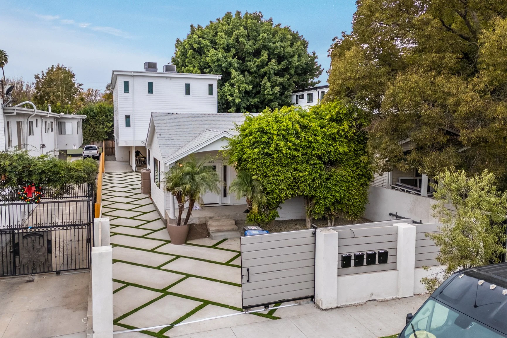 1323 N June St — 4-unit multifamily